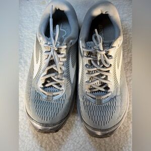 Brooks Women’s Ghost 10 Running Sneakers Light Gray/Silver
